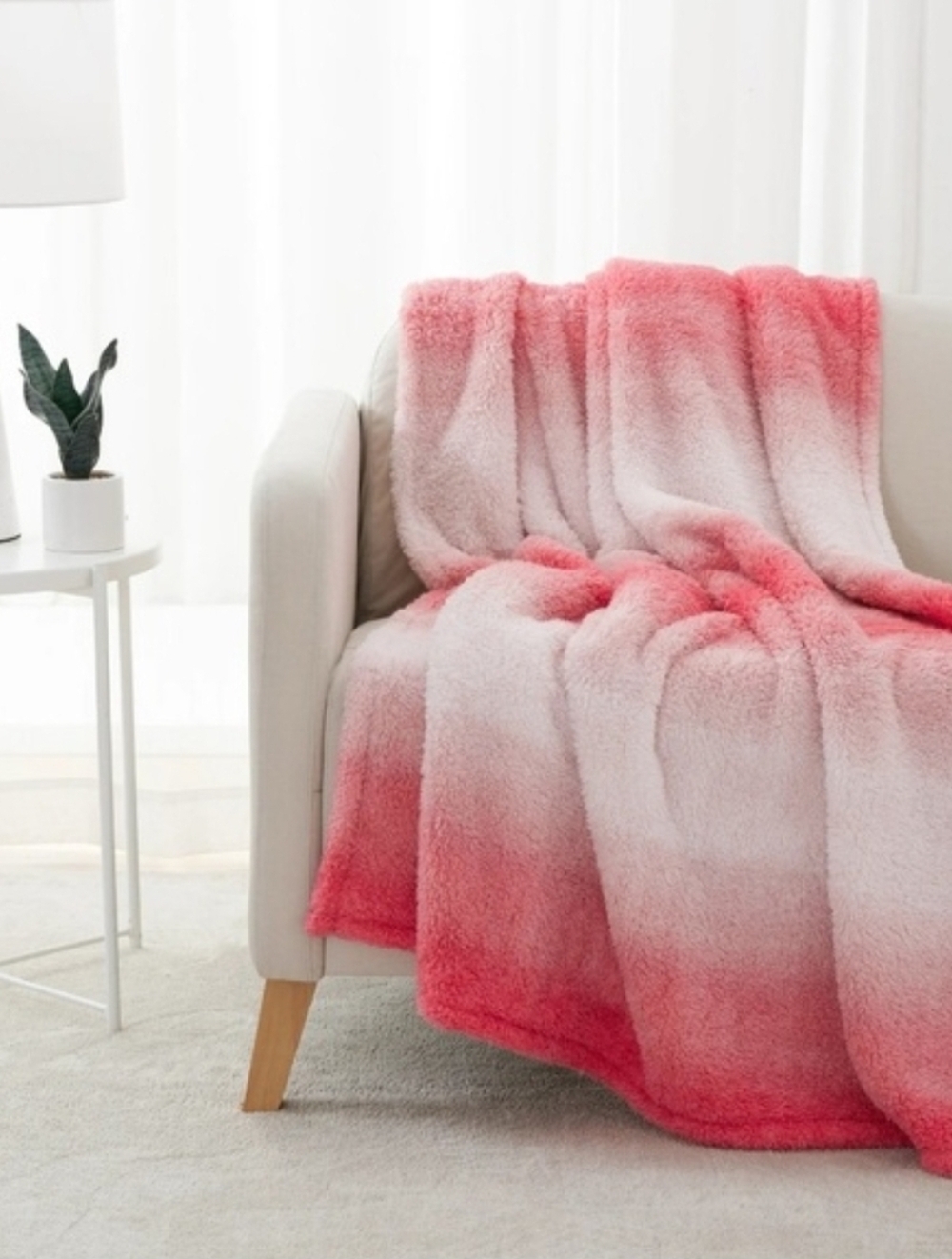 NWT Mainstays Pink Ombre Cozy Plush Throw Blanket 50in x 60in